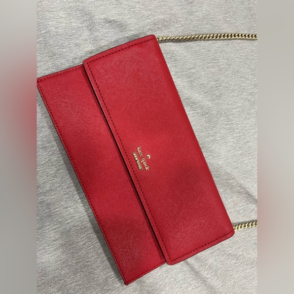 Kate Spade  Chain Wallet Crossbody in Red - Picture 4 of 8
